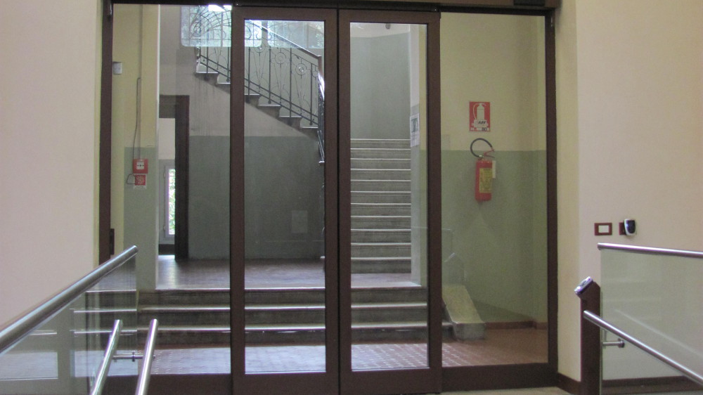 Porta automatica scorrevole Università di Padova